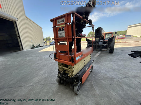 2021 JLG ES1932