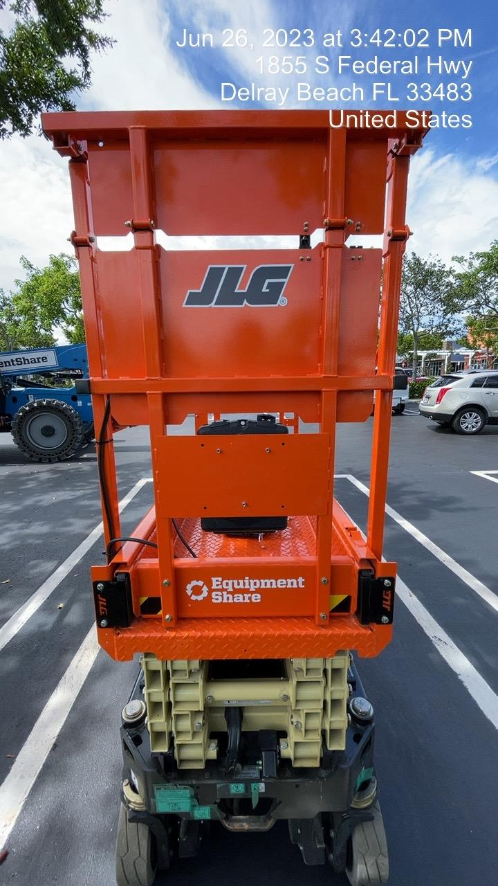 2023 JLG ES1932