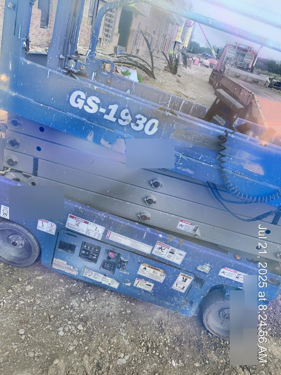2020 Genie GS-1930 Solid Non Marking Tires, Beacon, Folding rails with half height swing gate