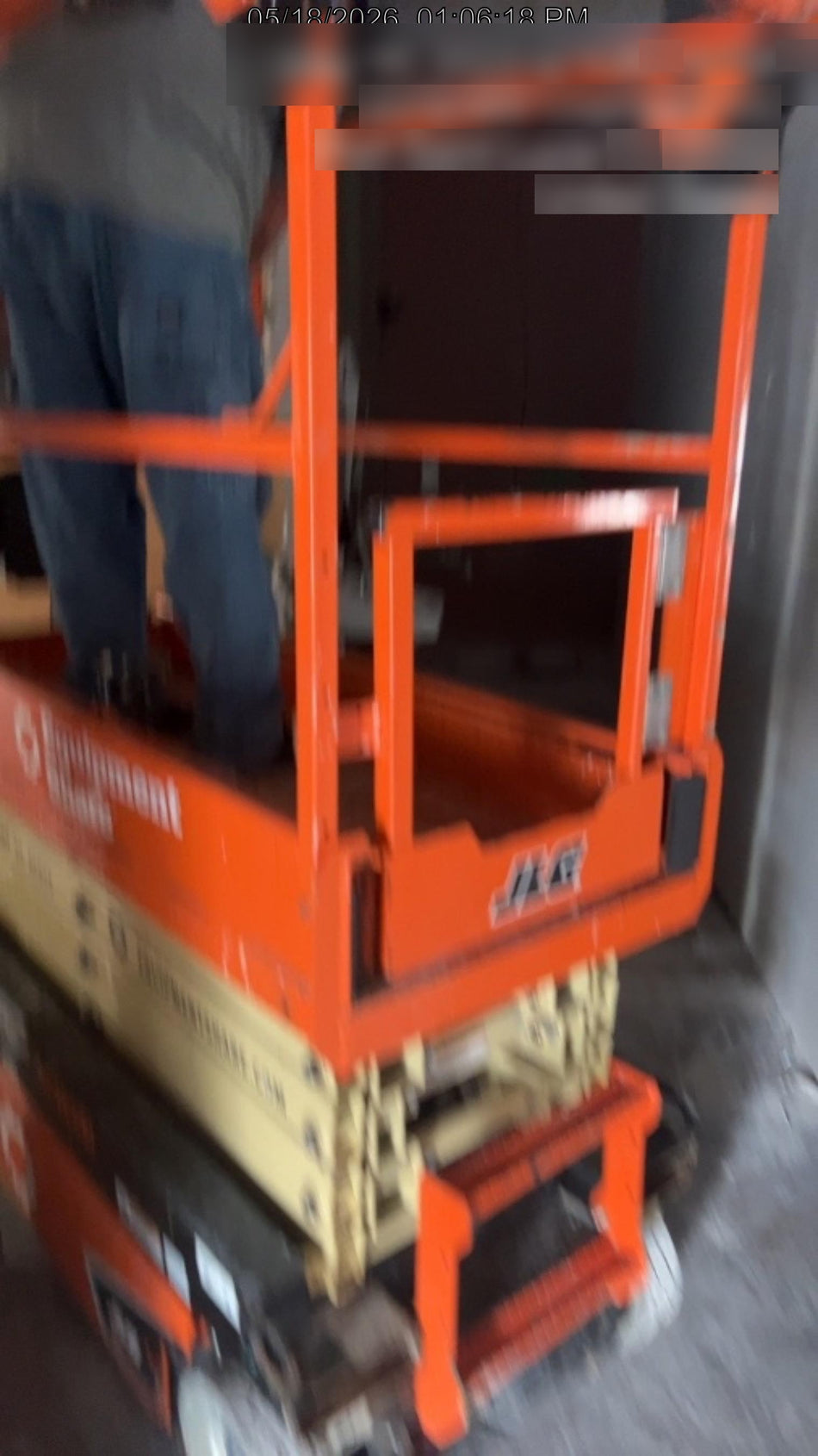 2023 JLG ES1932