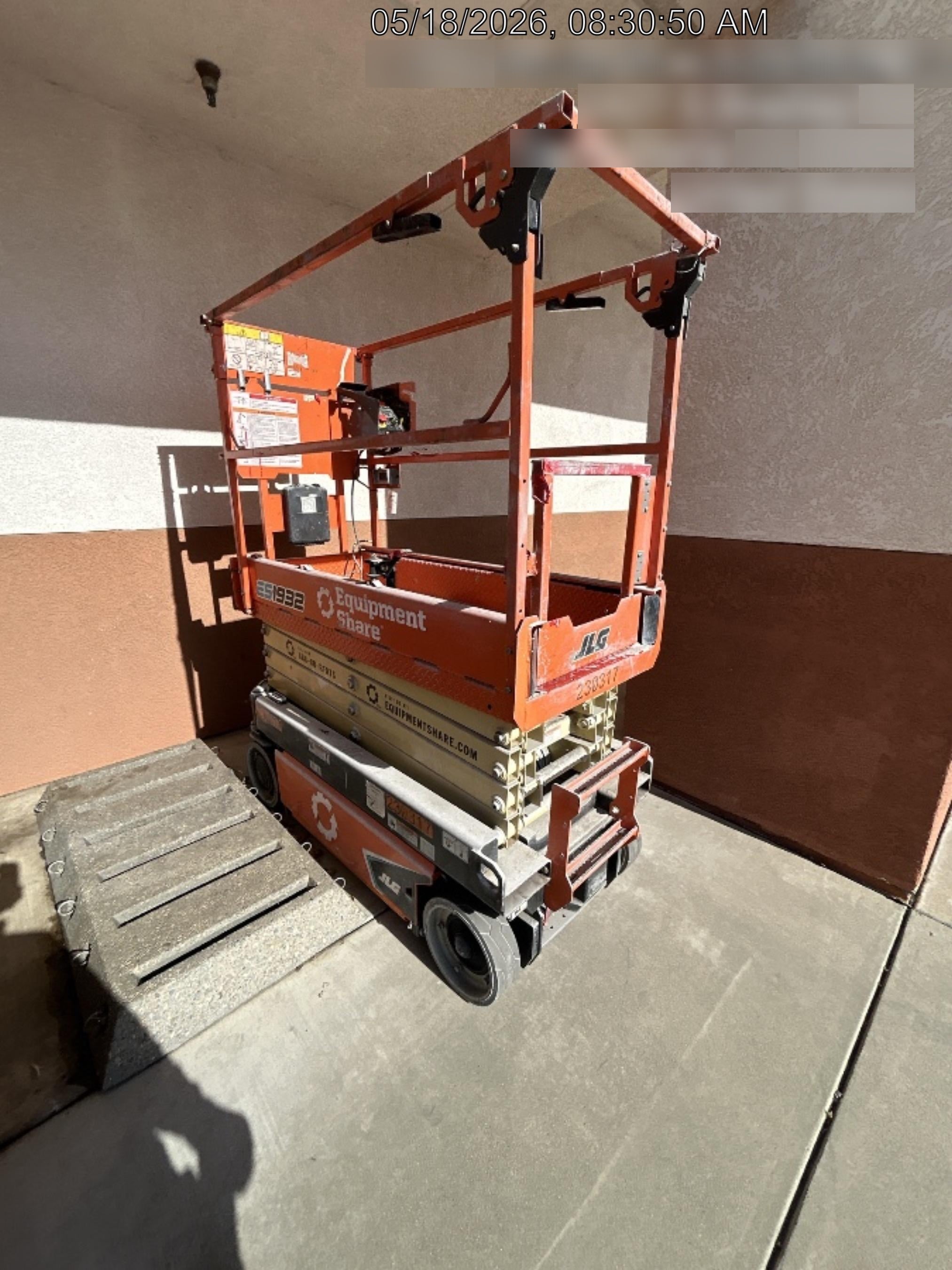 2022 JLG ES1932