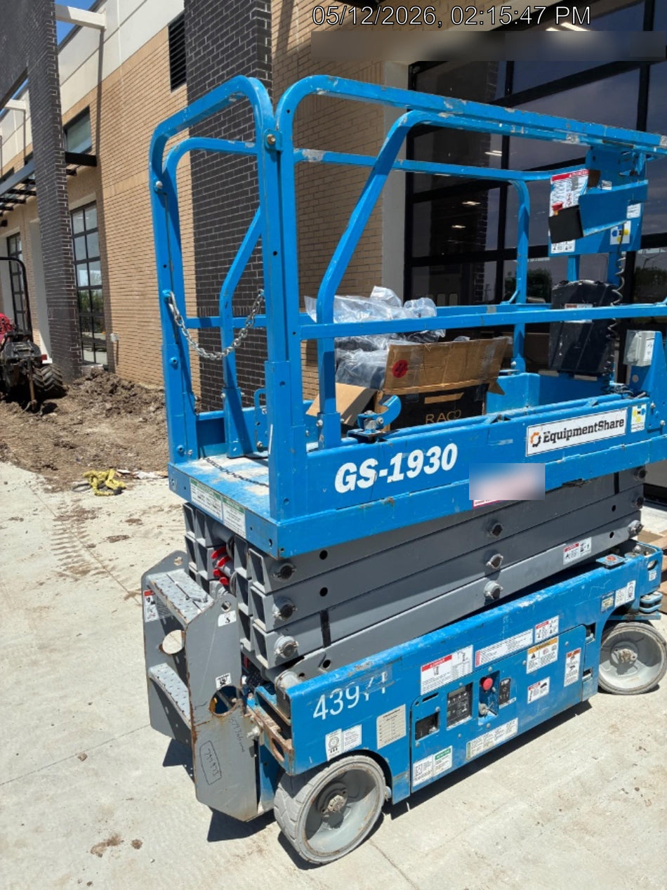 2019 Genie GS-1930 Fixed rails with chain Entry