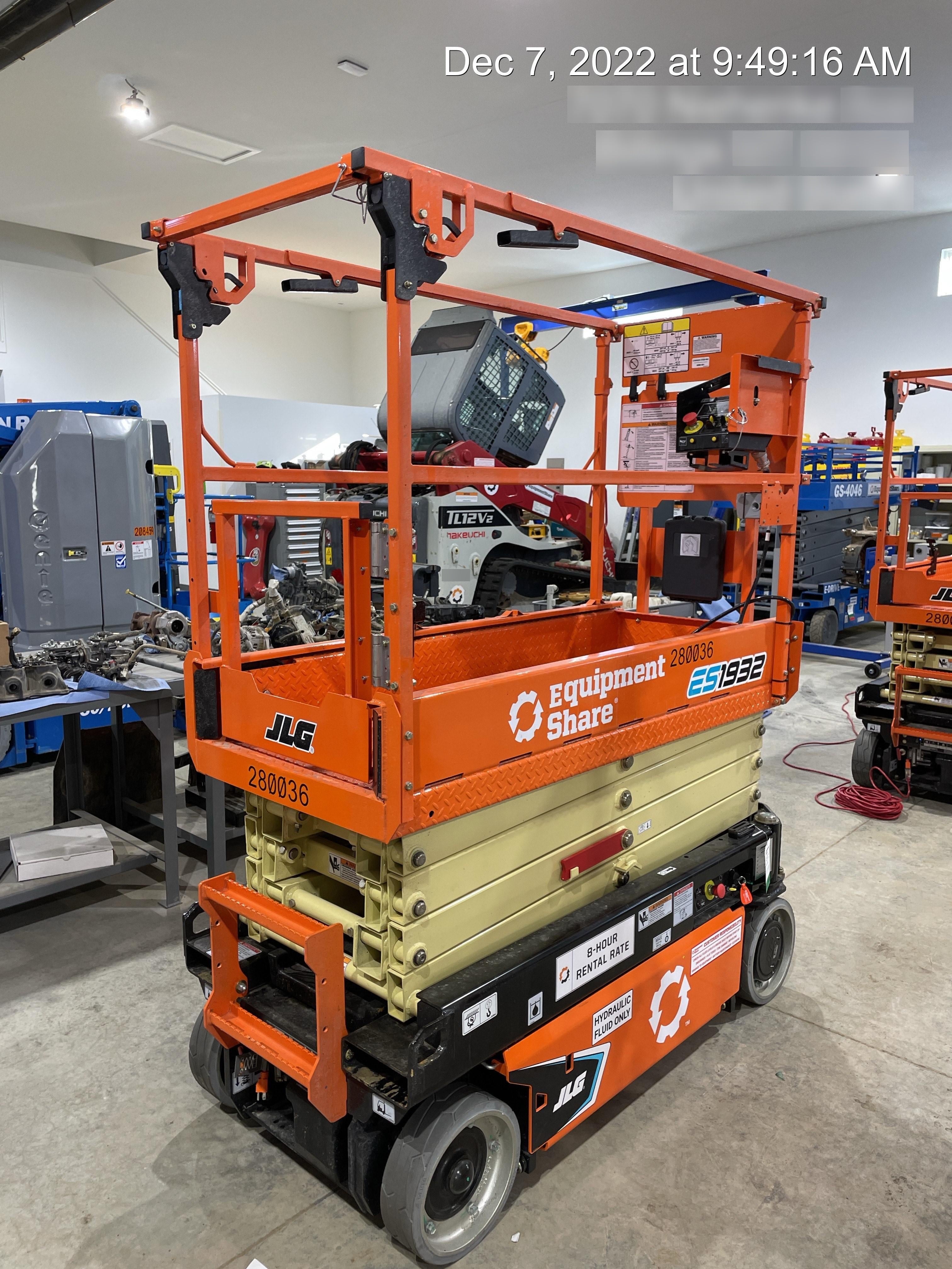 2022 JLG ES1932
