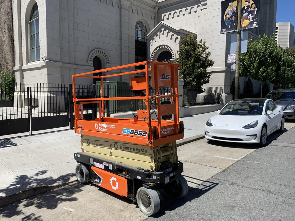 2022 JLG ES2632