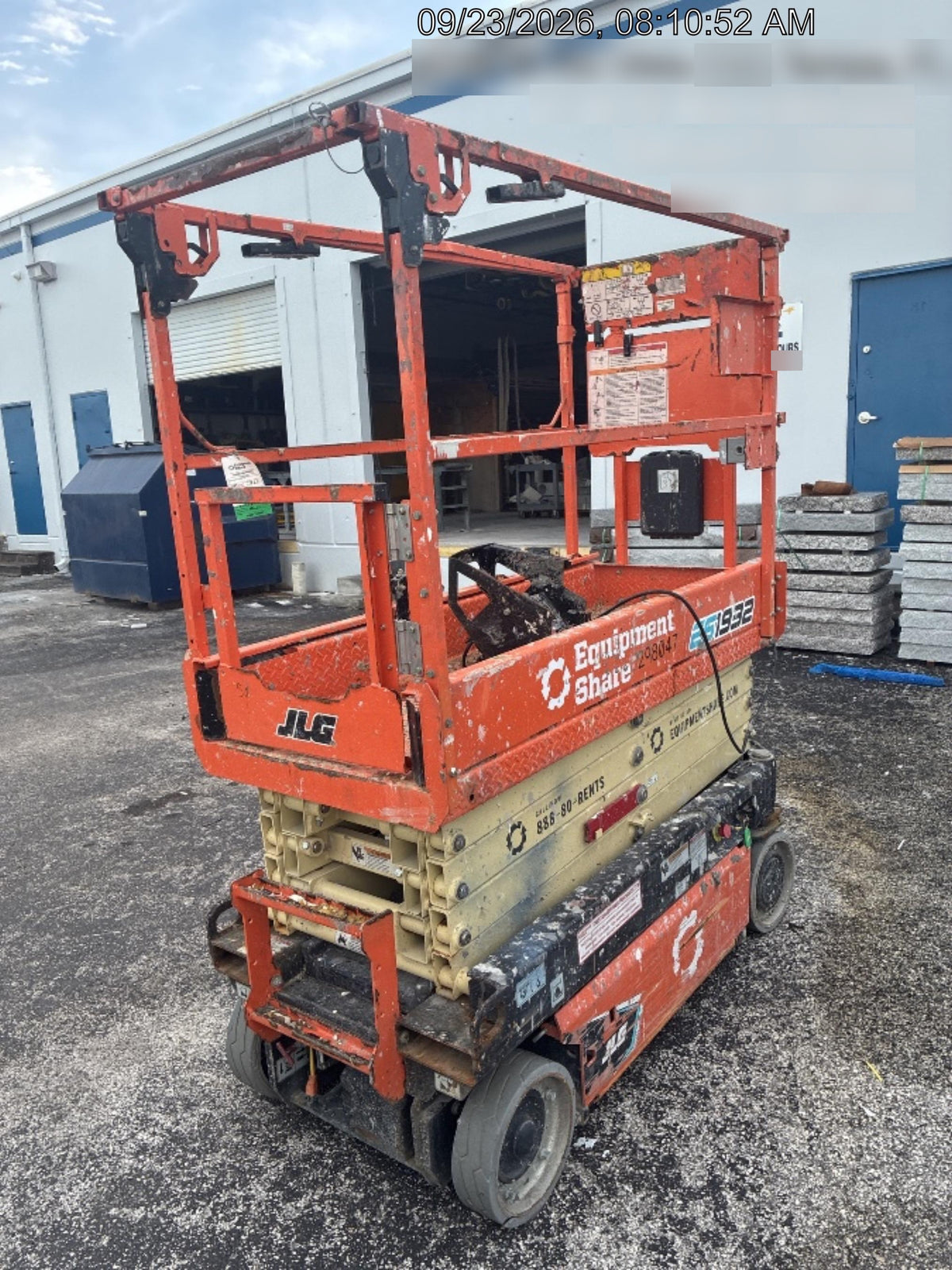 2023 JLG ES1932