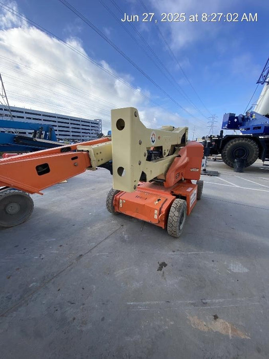 2019 JLG E400AJPN