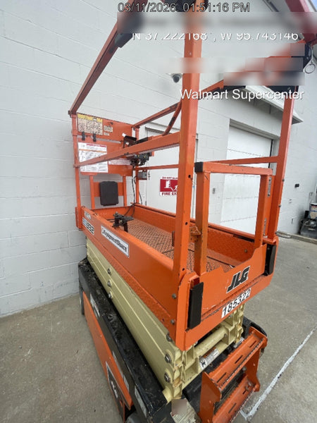 2021 JLG ES1932