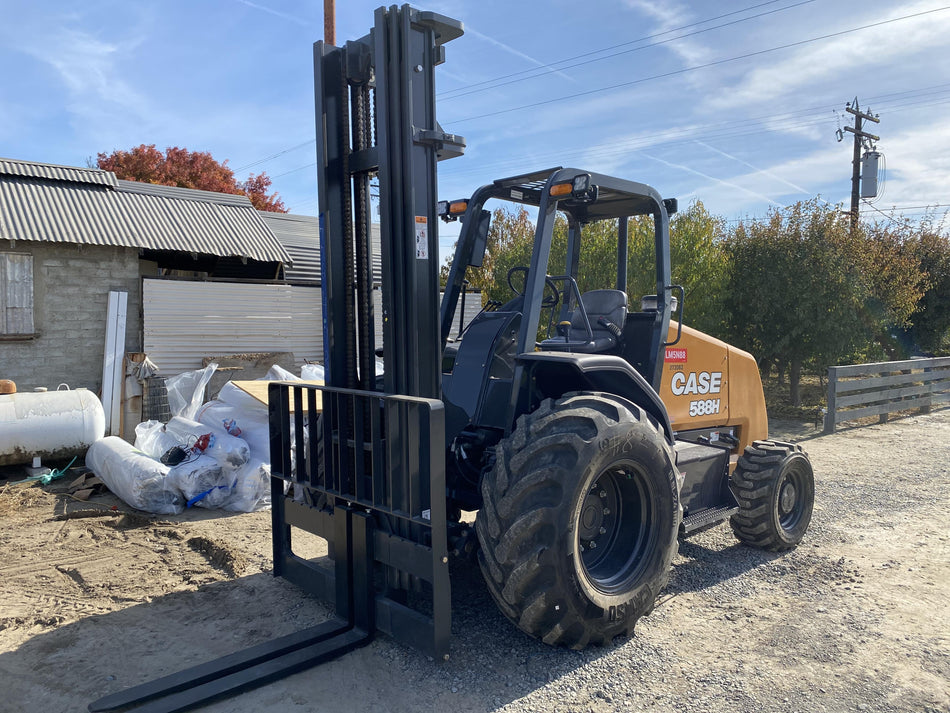 2023 CASE 588H