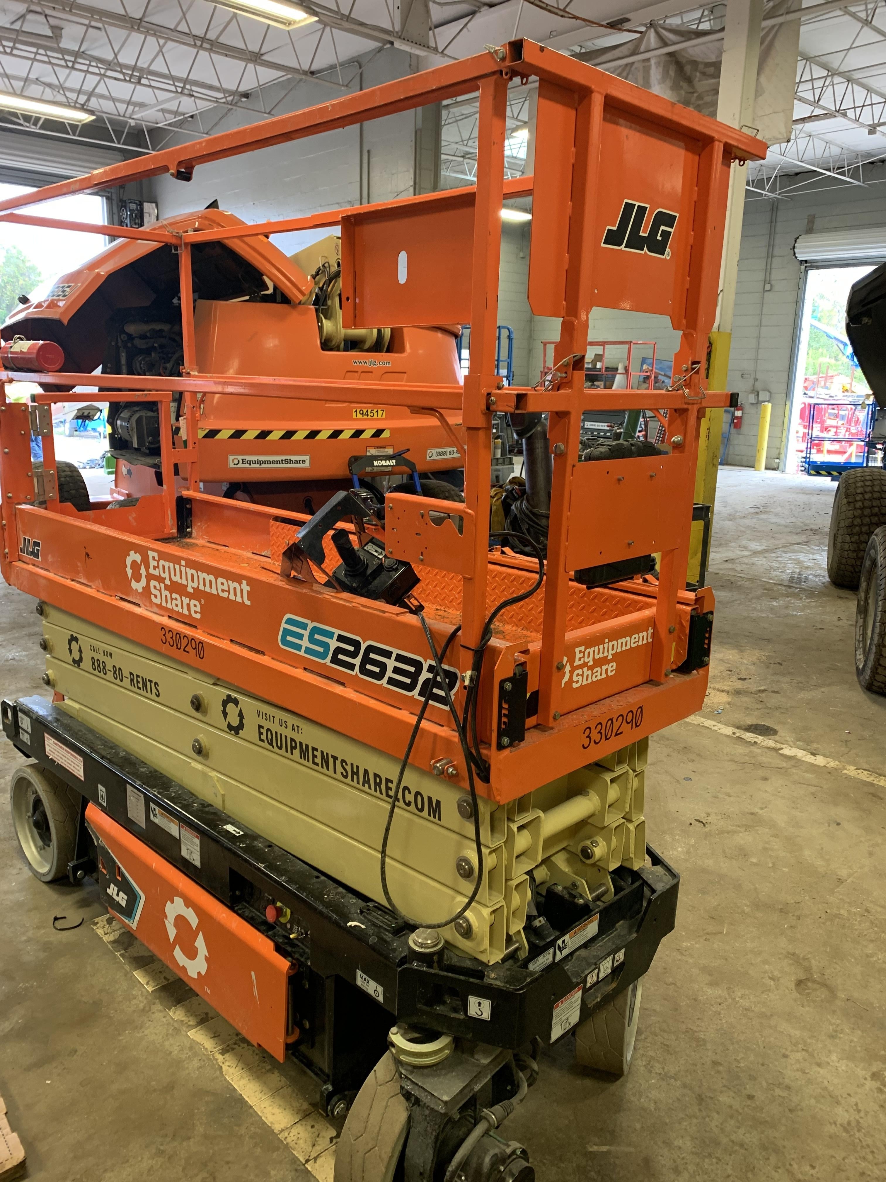 2023 JLG ES2632