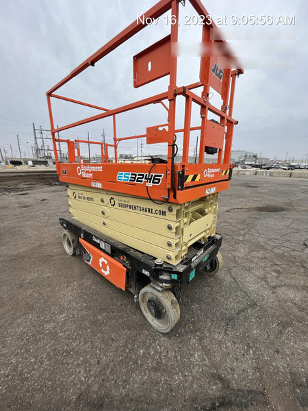 2023 JLG ES3246