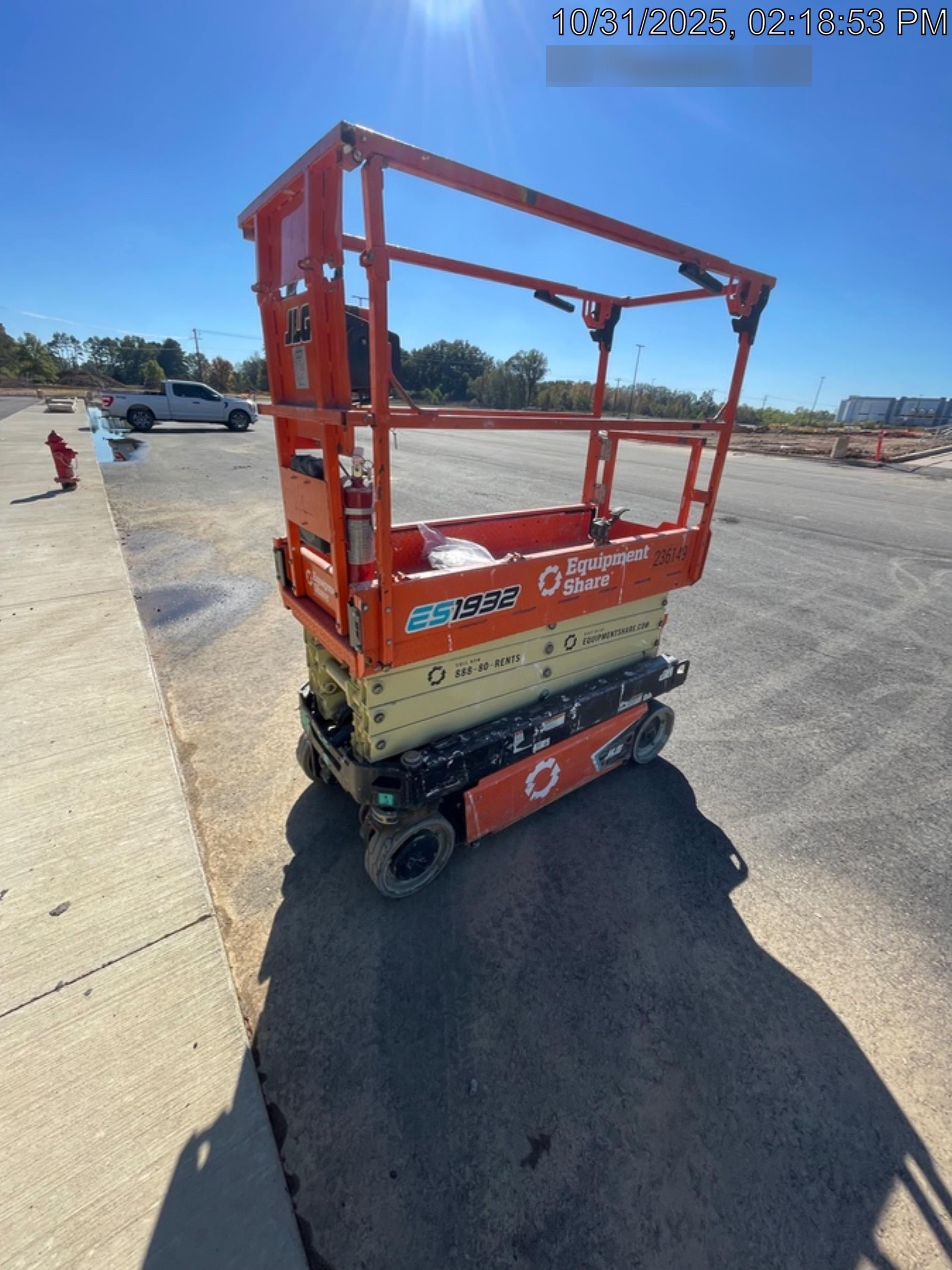 2022 JLG ES1932