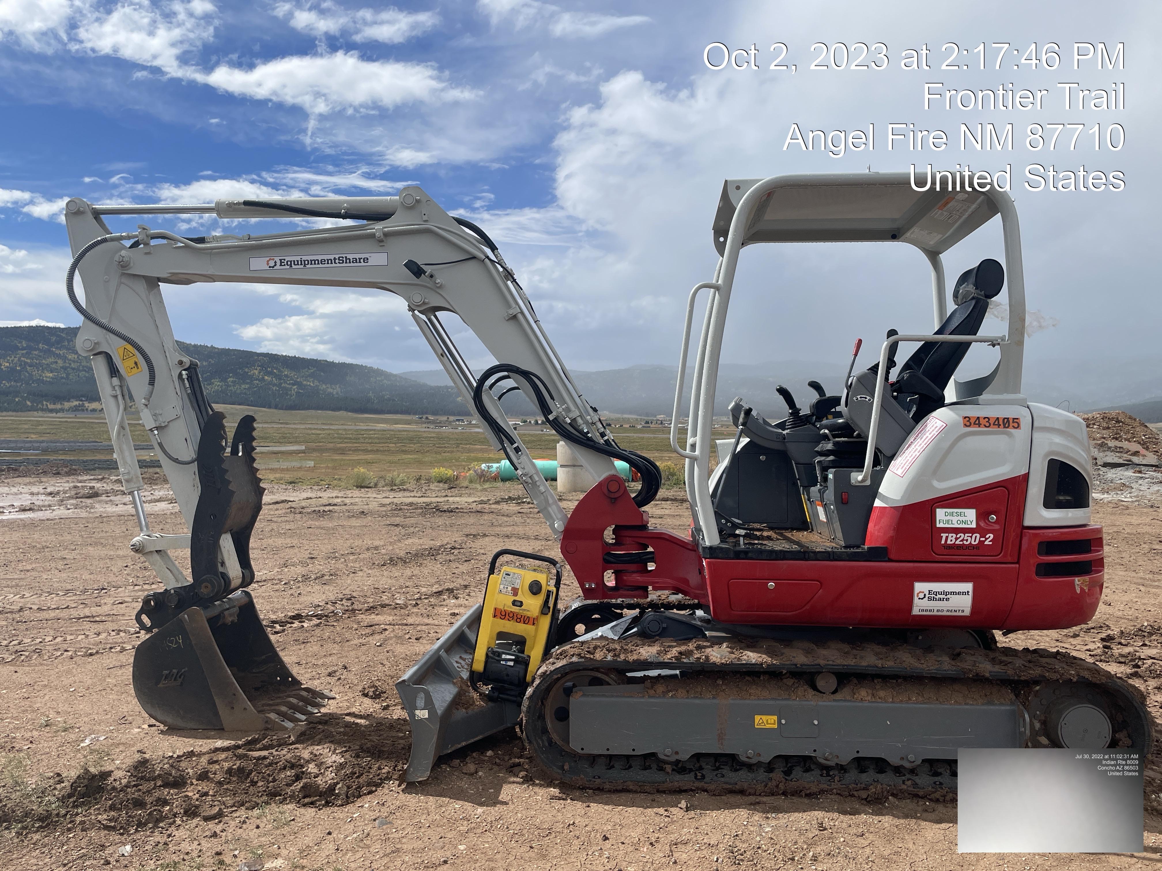 2023 TAKEUCHI TB250-2R