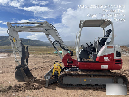 2023 TAKEUCHI TB250-2R