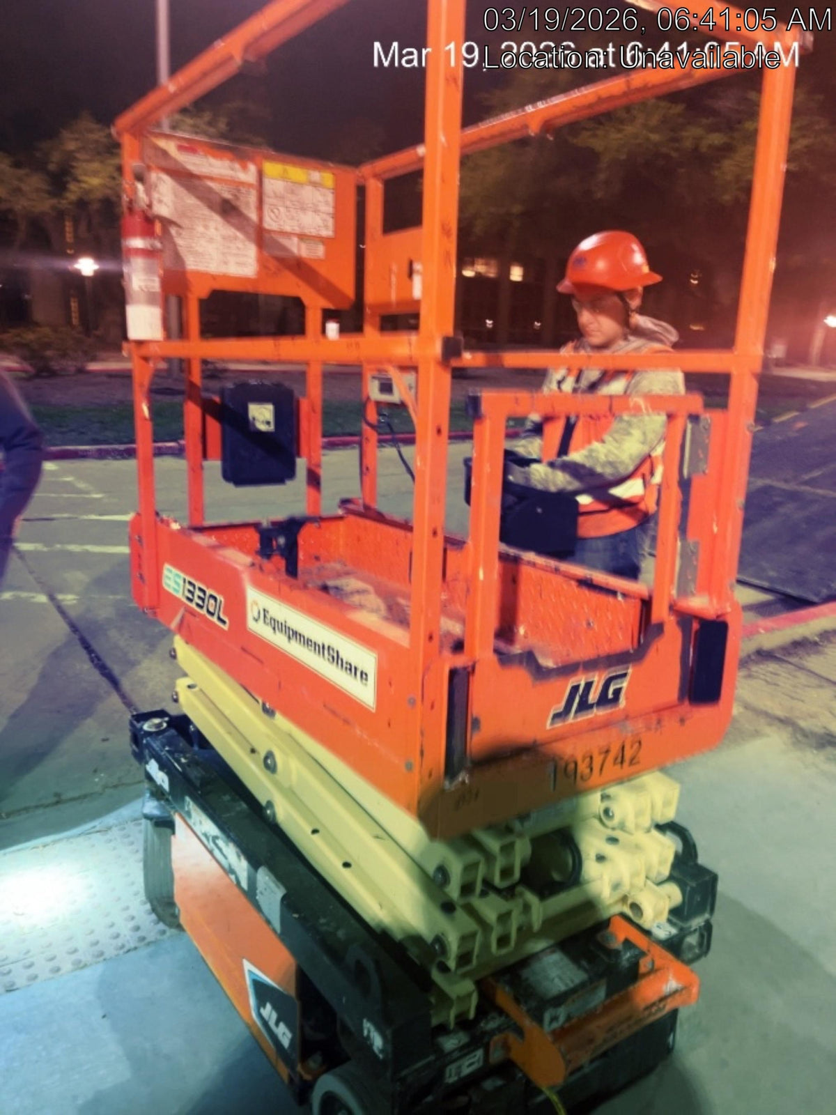 2021 JLG ES1330L