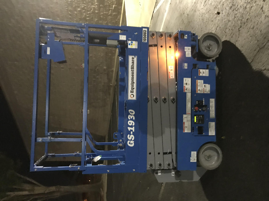 2020 Genie GS-1930 Solid Non Marking Tires, Beacon, Folding rails with half height swing gate, 800W Inverter