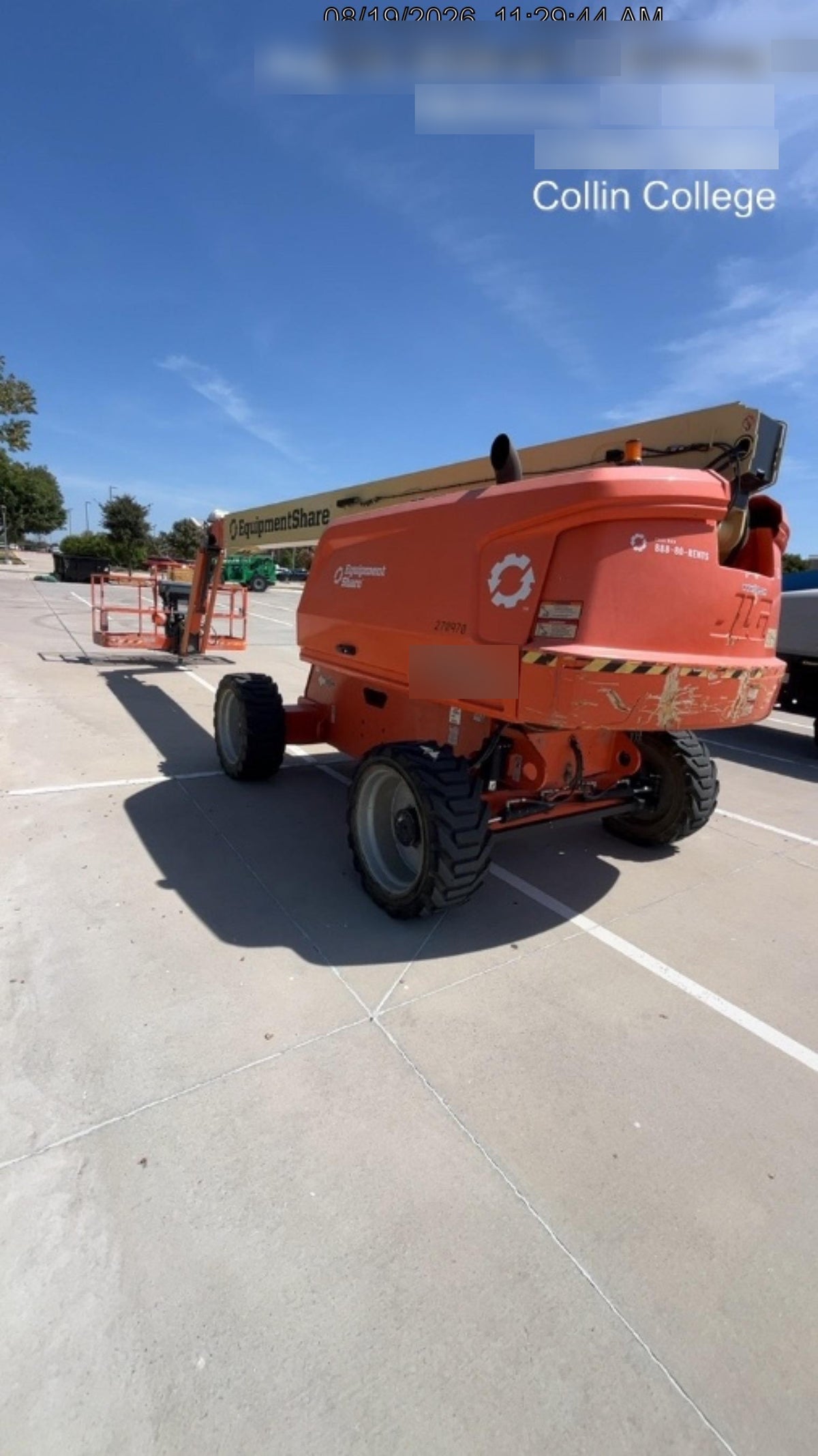 2022 JLG 660SJ