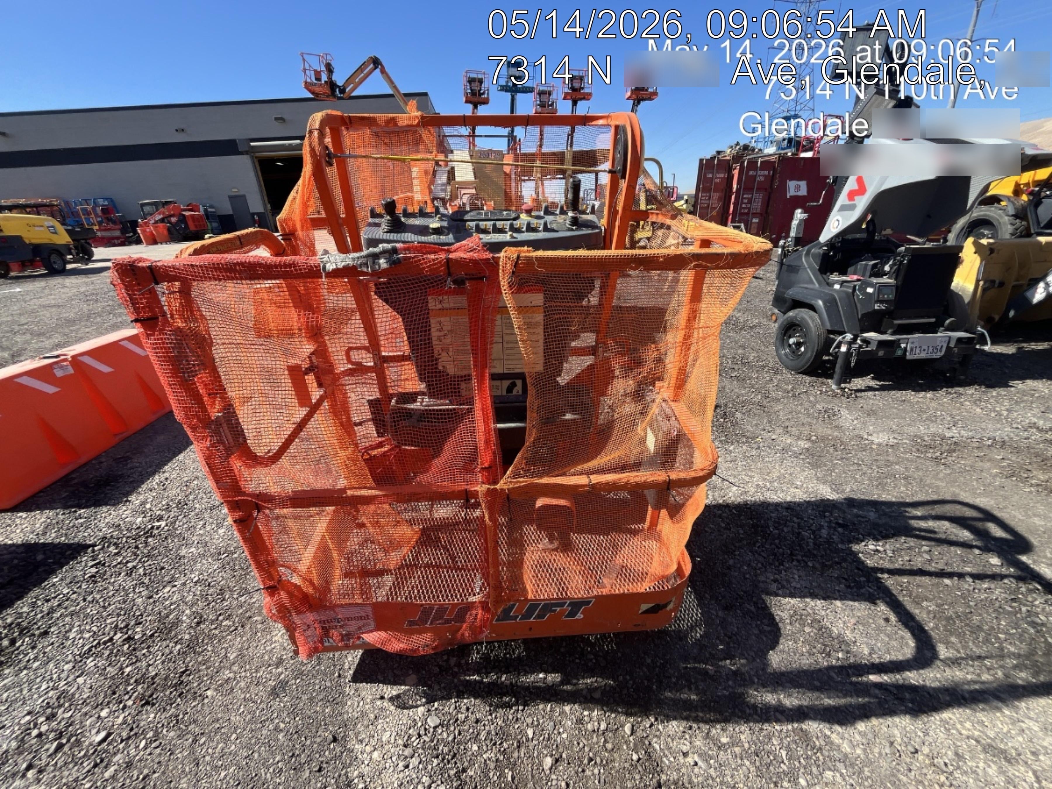 2022 JLG E300AJP