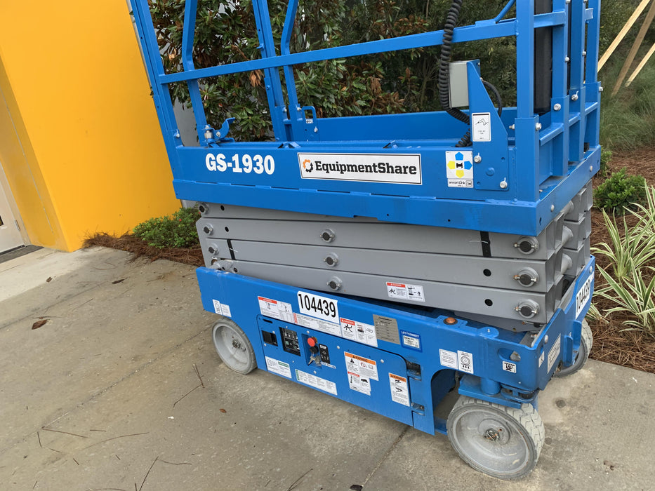 2020 Genie GS-1930 Fixed rails with chain entry gate - Pre A92.20