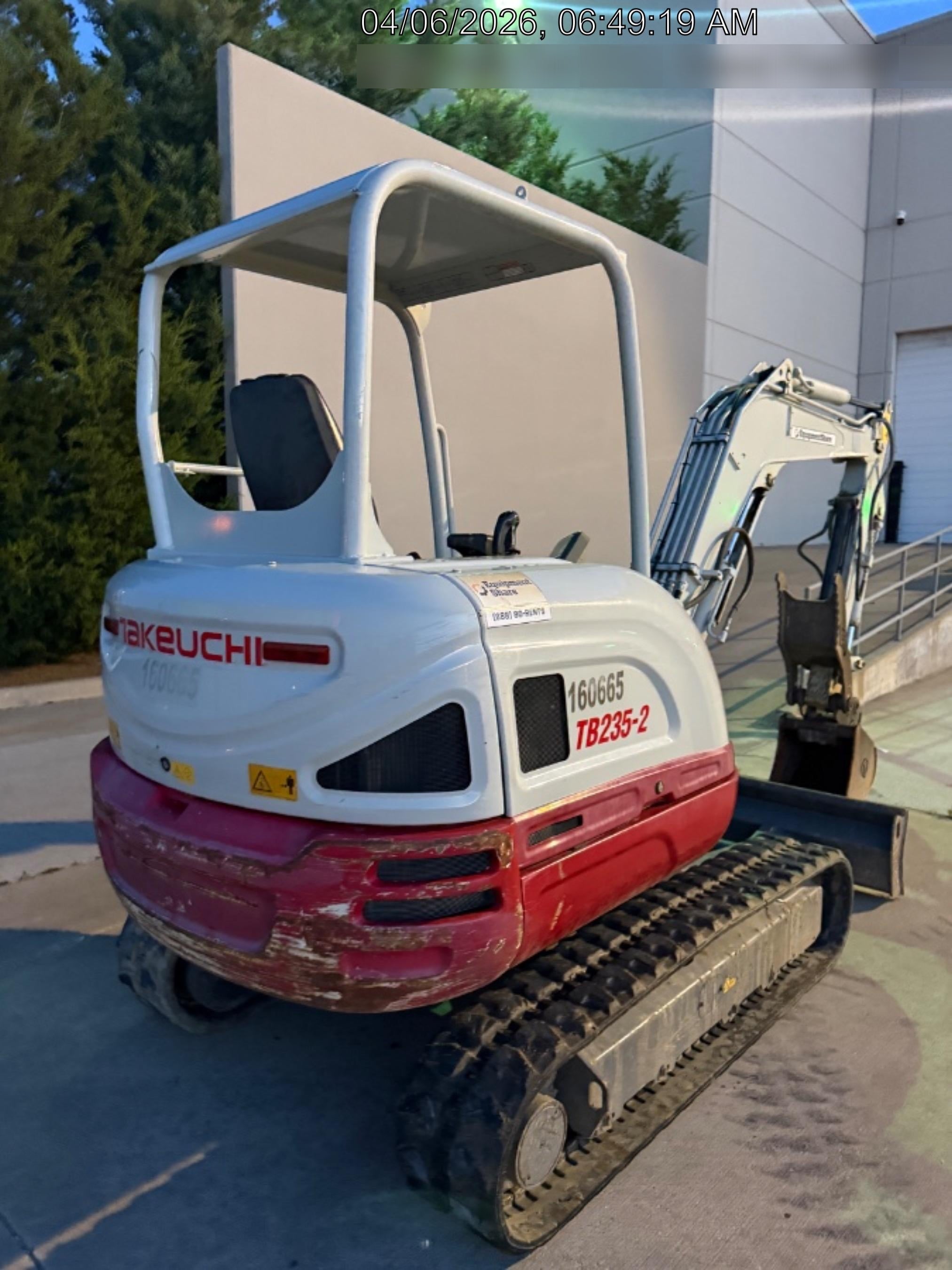 2021 TAKEUCHI TB235-2R