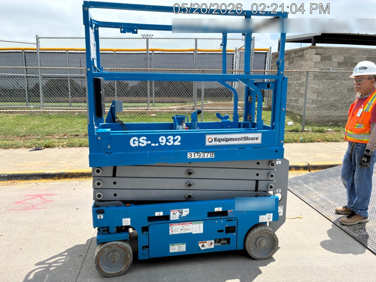 2023 GENIE GS-1932