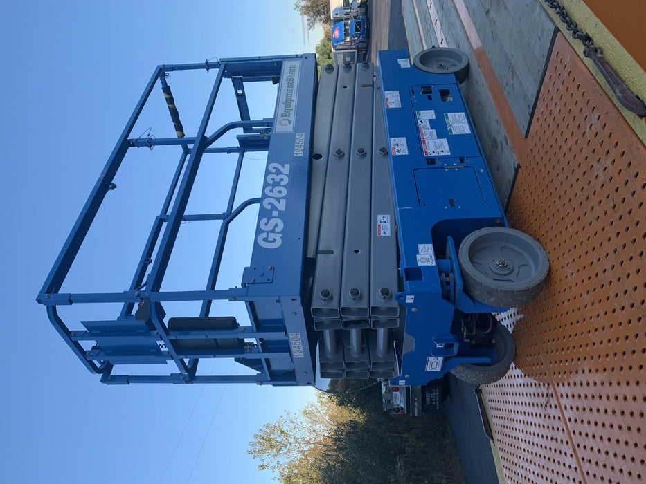 2020 Genie GS-2632 Solid NM Tires, Folding Rails with Half-Height Swing Gate, Beacon