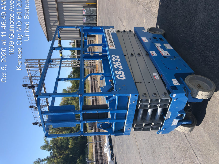 2020 Genie GS-2632 Standard, Folding half height swing gate