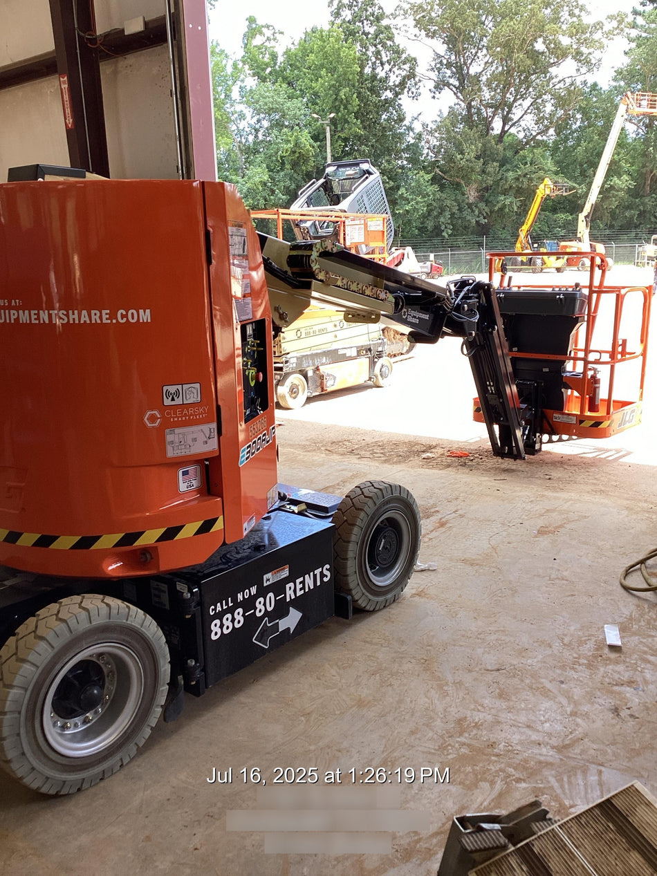 2025 JLG E300AJP
