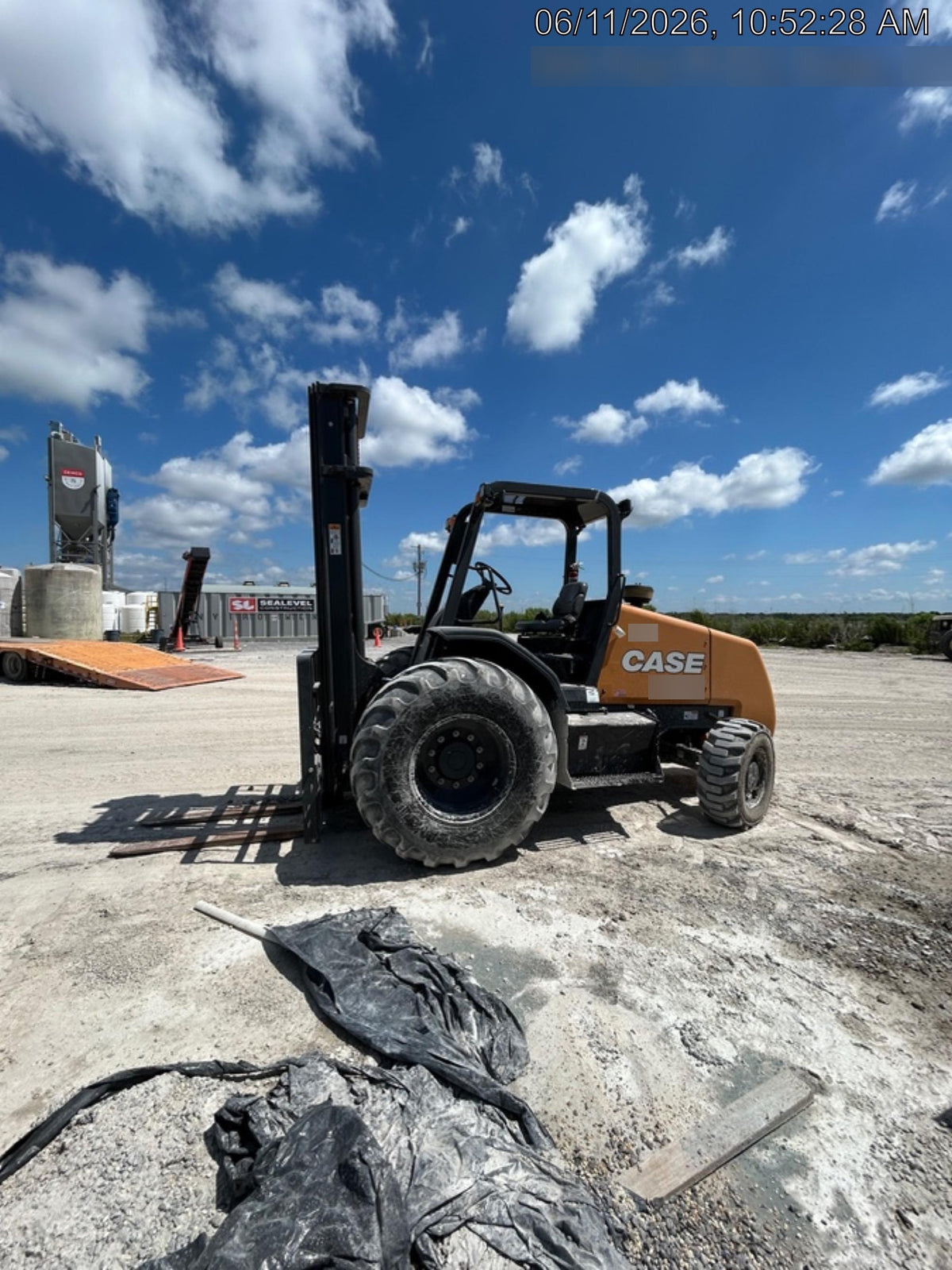 2023 CASE 588H