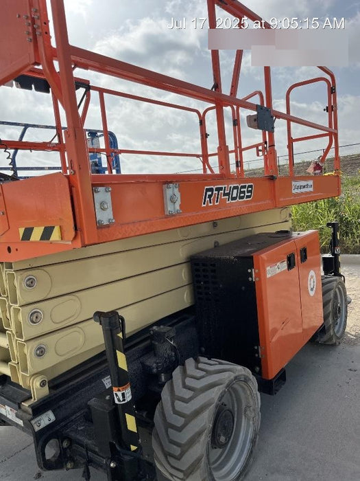 2022 JLG RT4069