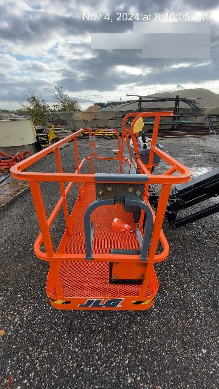 2023 JLG 660SJ