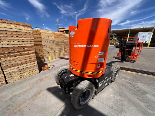2025 JLG E300AJP