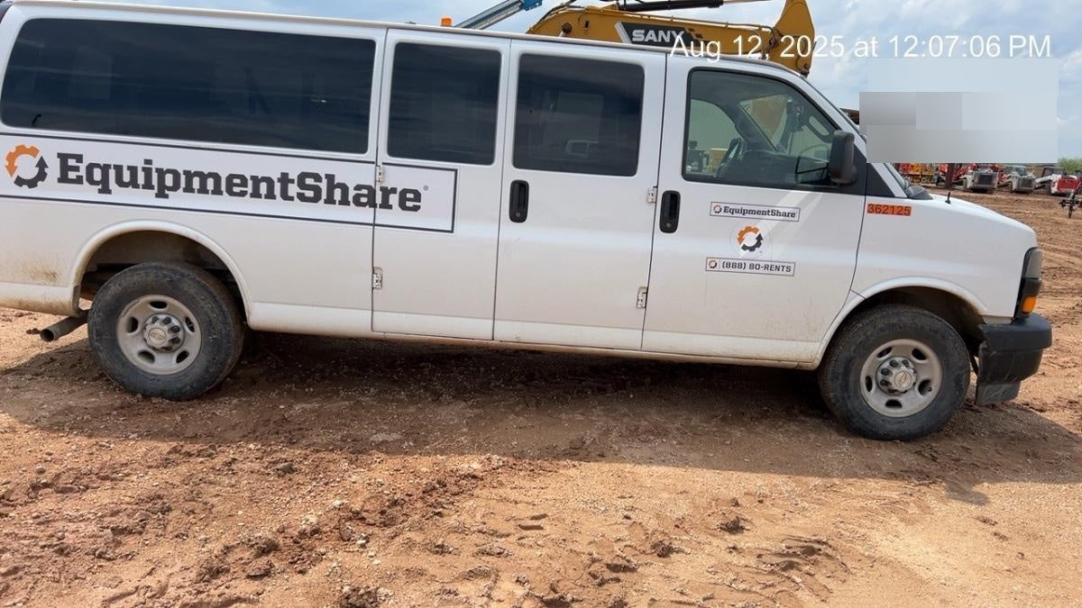 2023 CHEVROLET Express Van - Rental