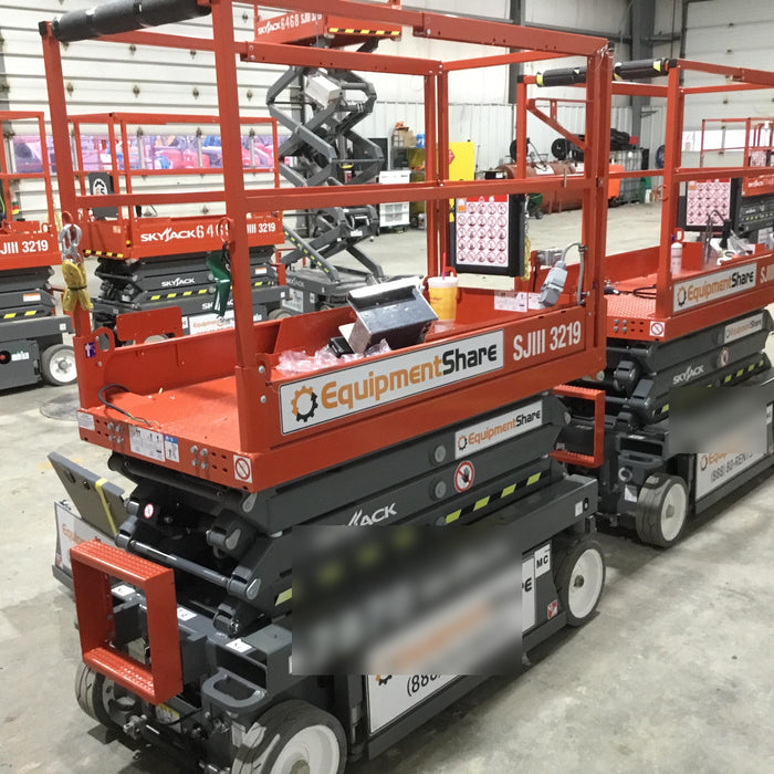 2017 Skyjack SJIII-3219 Skyjack SJIII3219 Scissor Lift w/Trojan Batteries