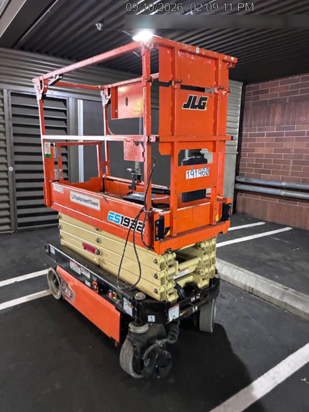 2021 JLG ES1932