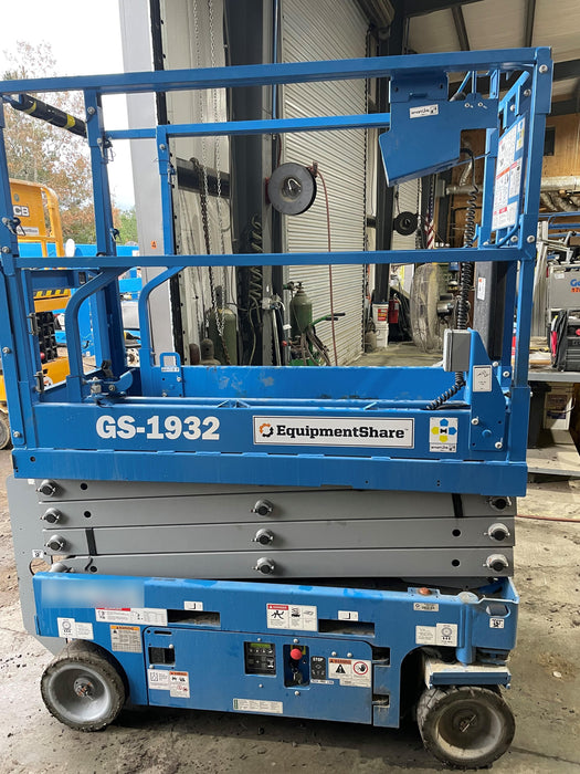 2022 GENIE GS-1932
