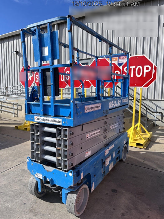 2017 Genie GS-3232 Genie GS3232 32' Scissor Lift