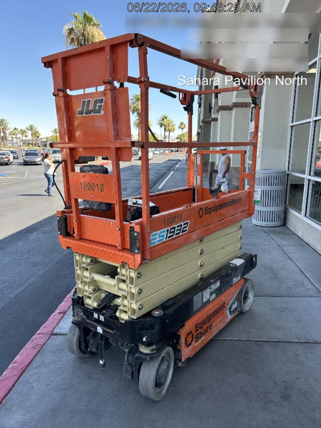 2021 JLG ES1932