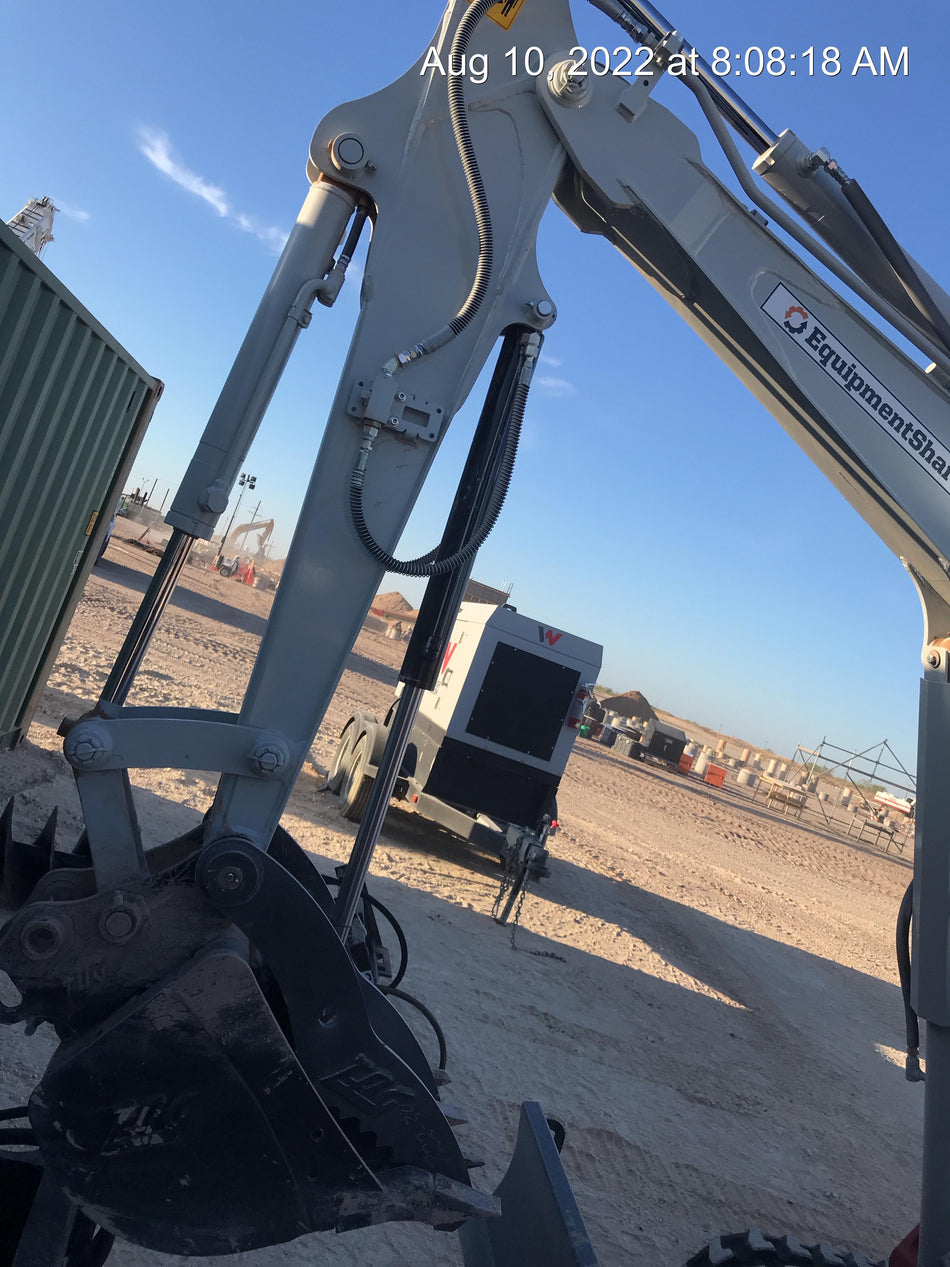 2022 TAKEUCHI TB235-2R