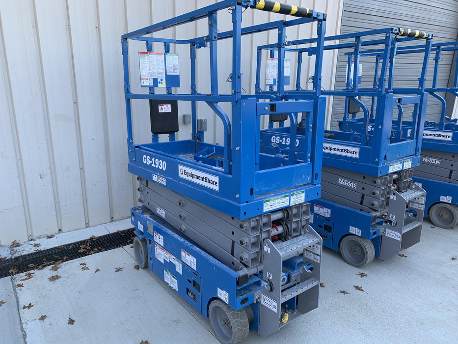 2020 Genie GS-1930 Solid Non Marking Tires, Beacon, Folding rails with half height swing gate, 800W Inverter