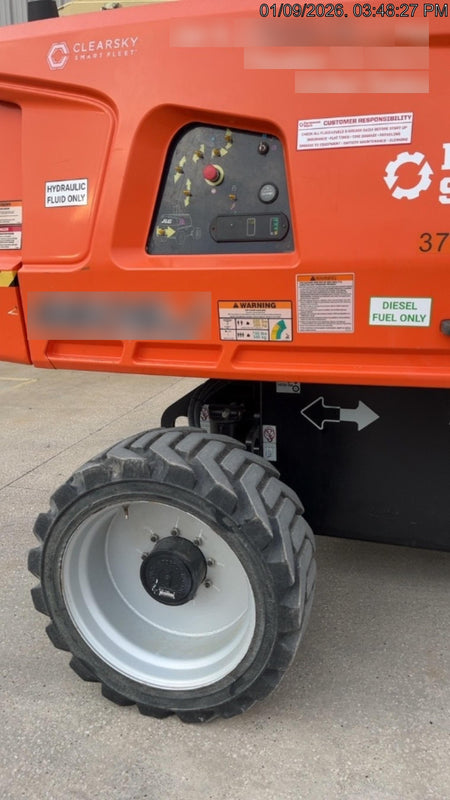 2023 JLG 660SJ