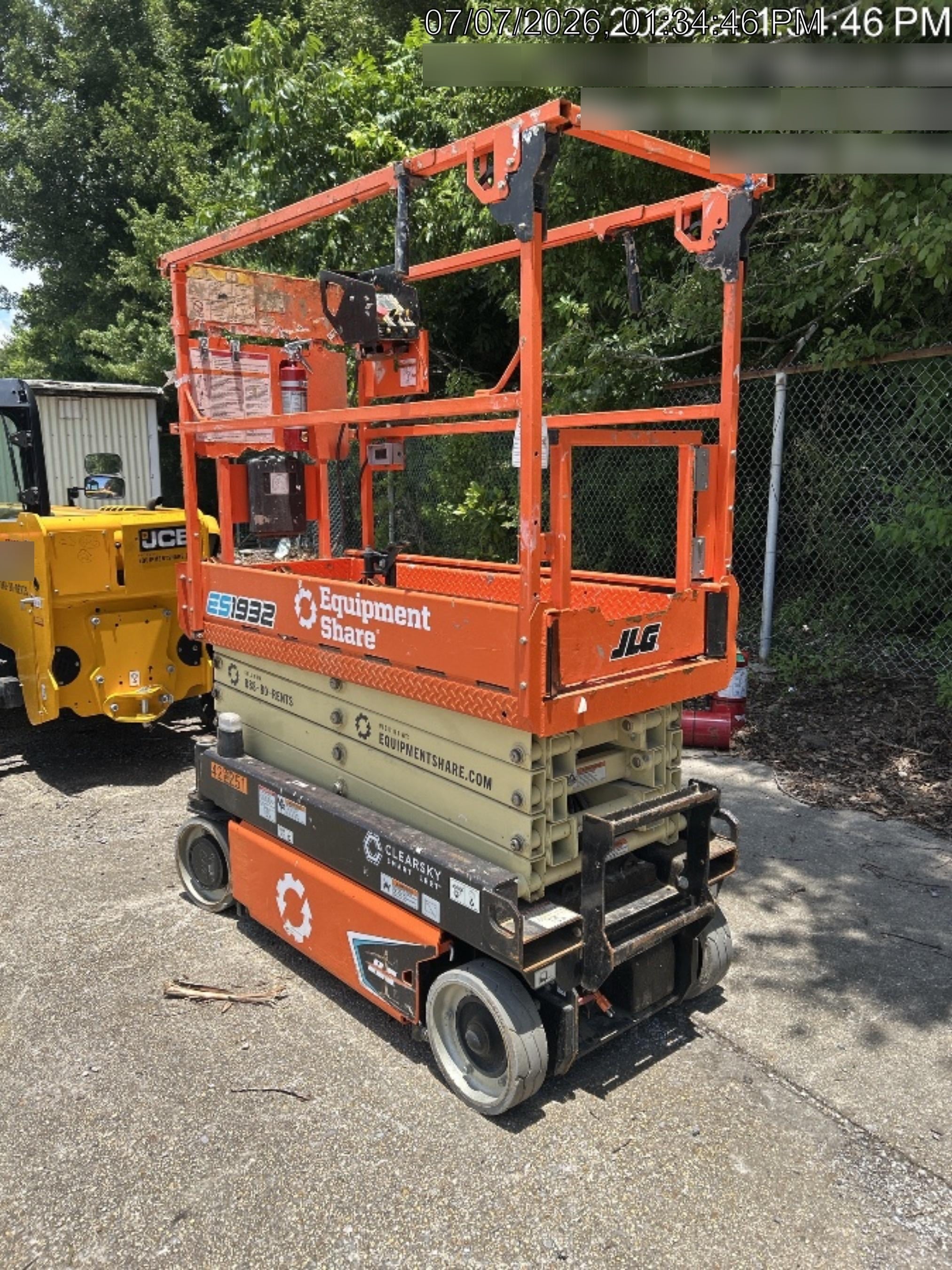 2024 JLG ES1932
