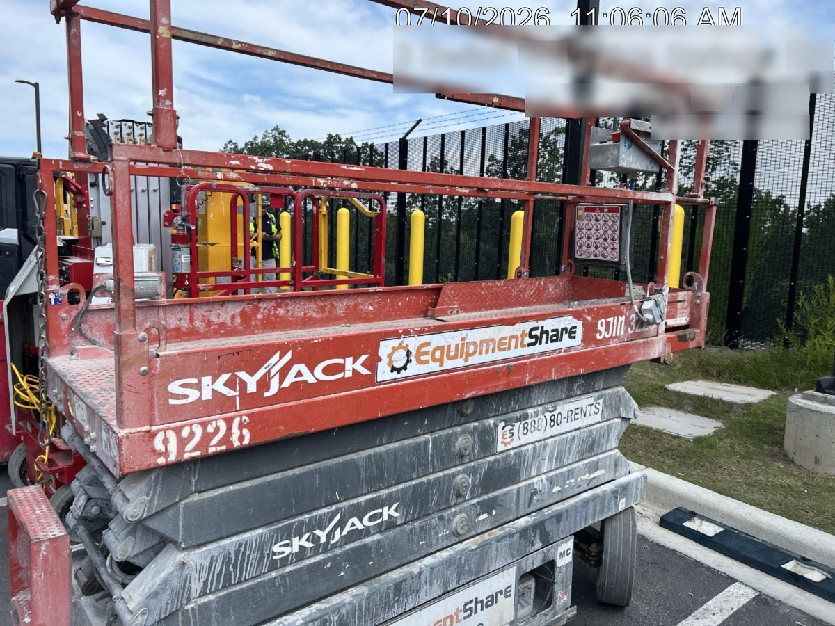 2018 Skyjack SJIII-3226 Skyjack SJIII3226 Scissor Lift w/Trojan Batteries
