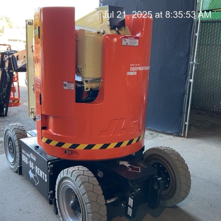 2025 JLG E300AJP
