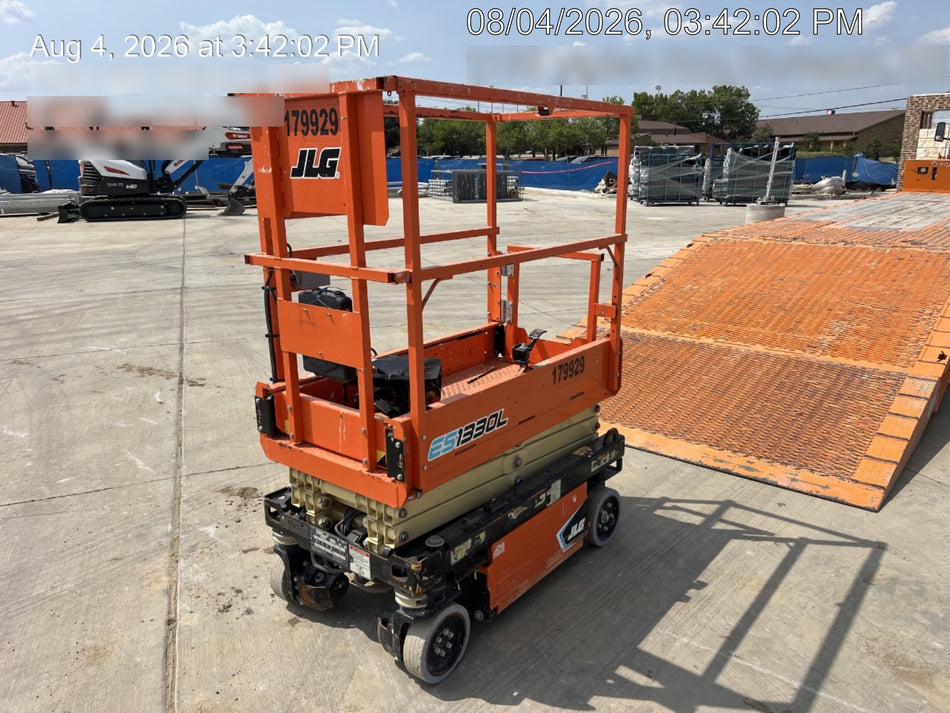 2021 JLG ES1330L