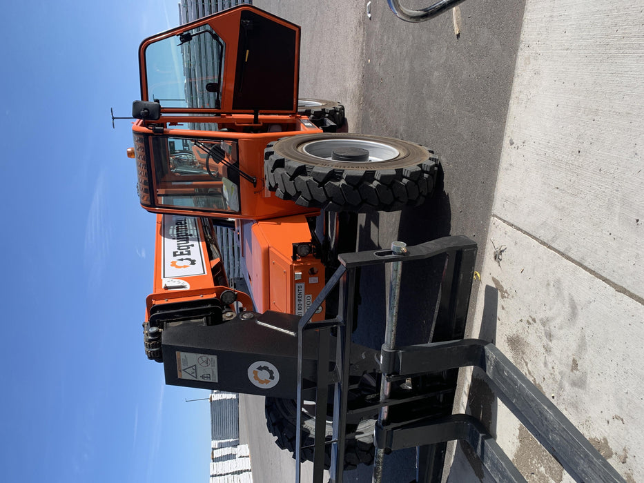 2020 Skytrak 8042 Cab/Heat/Air, Solid Tires, Work Lights, Beacon, Aux Hydraulics, Back up Alarm, Lifting Eye, ES Decals