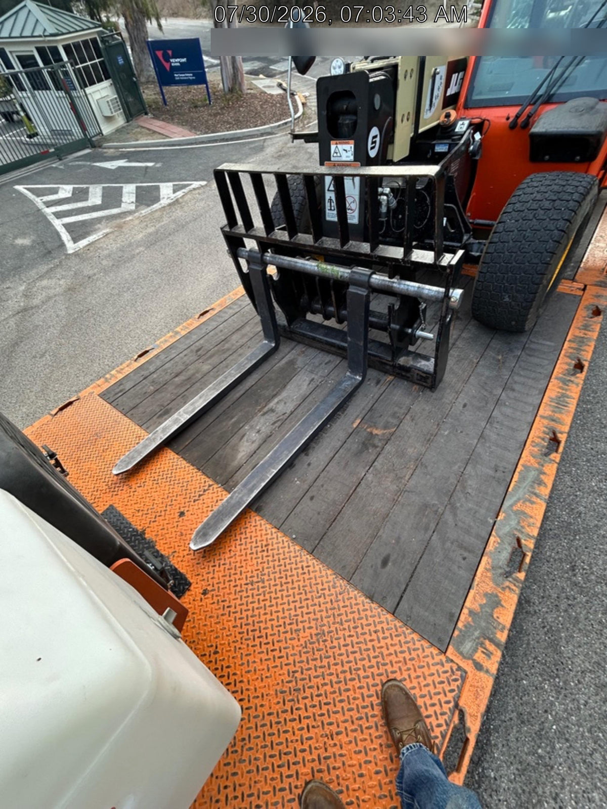 2025 JLG 519