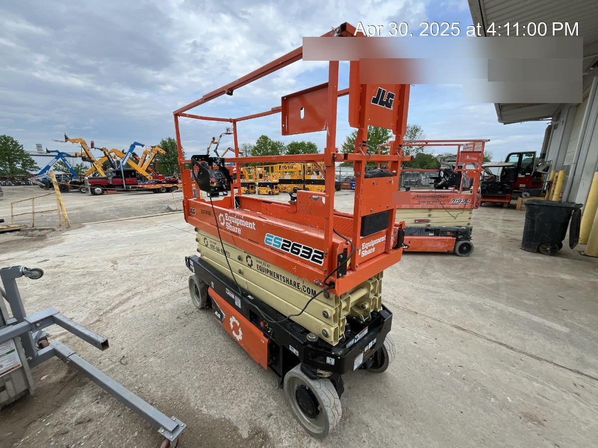 2023 JLG ES2632