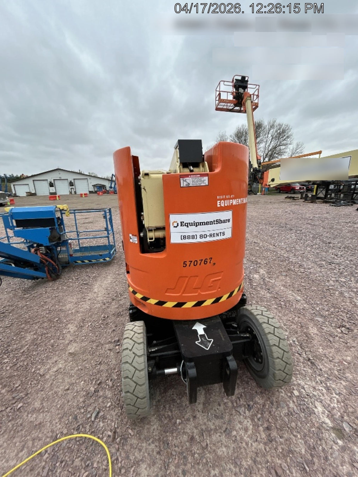 2025 JLG E300AJP