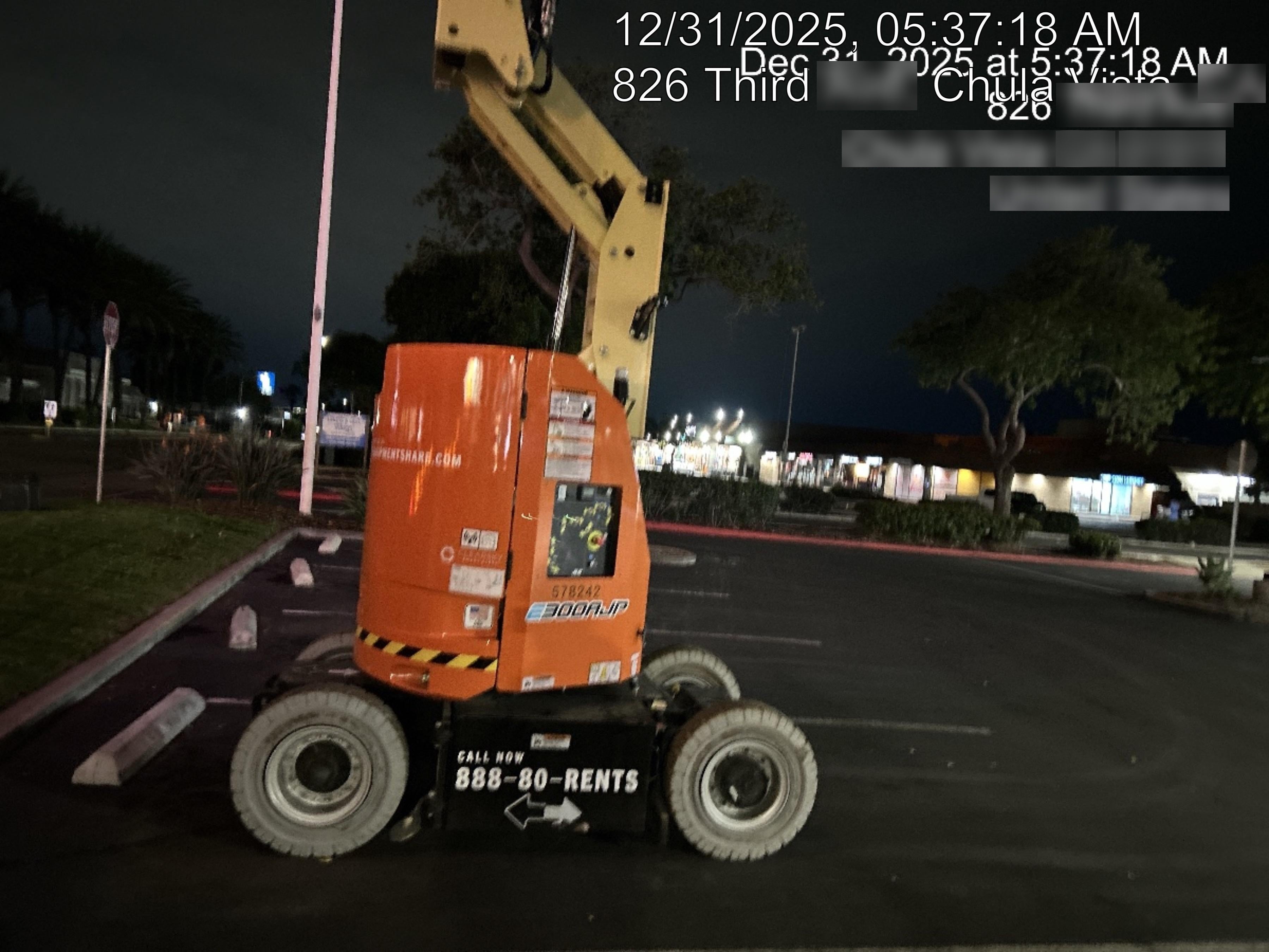 2022 JLG ES1330L