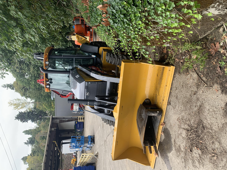 2020 John Deere 410L - Extendable Stick Cab/Heat/Air, 4WD, Extendable Stick, Pilot Controls, 2 Way Hydraulics, TAG Manual QC